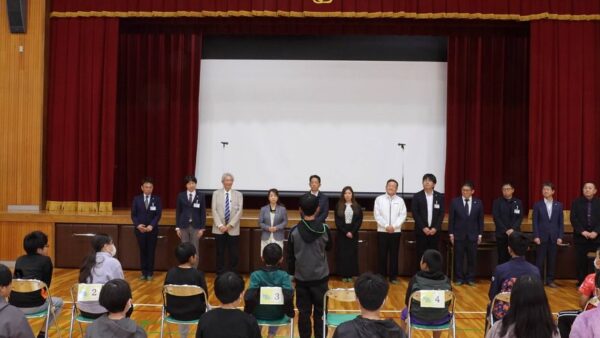 岡崎市立竜谷小学校において、薬物乱用防止教室を開催しました。